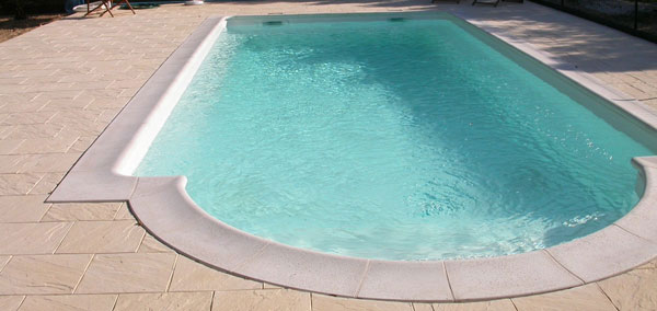 Création piscine béton à Seillons-Source-d'Argens